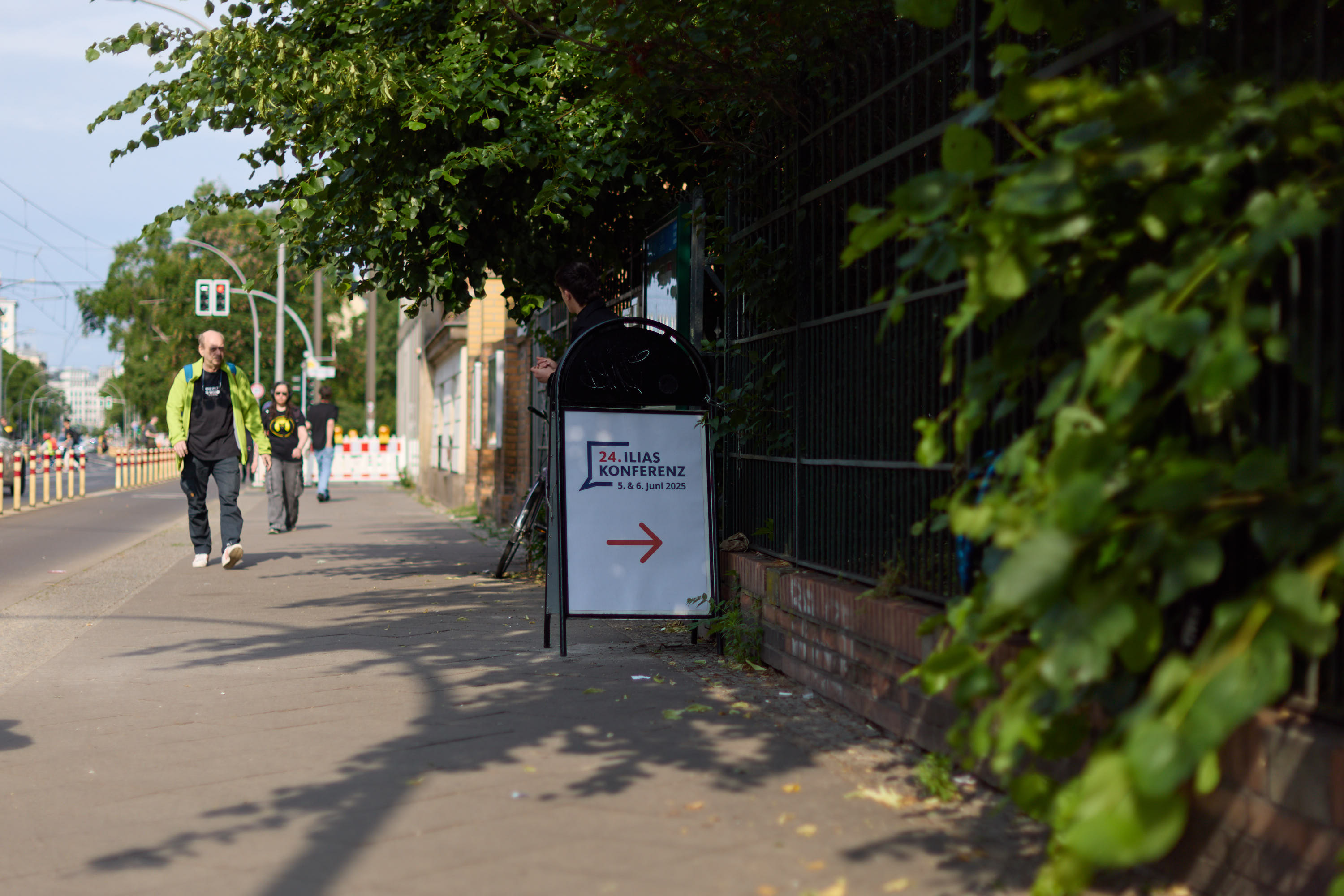 Ausschilderung zum Konferenzgelände