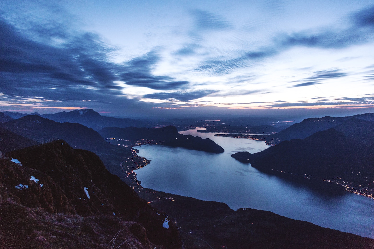 Look over Lake Lucerne by Dino Reichmuth on Unsplash